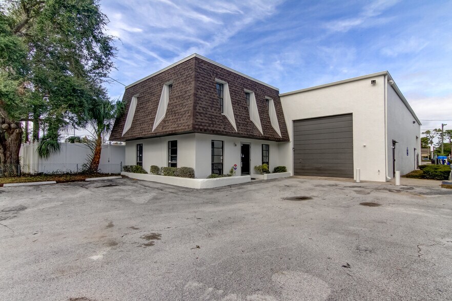 More Photos Of 5767 157th Ave N, Clearwater Light Manufacturing For Lease