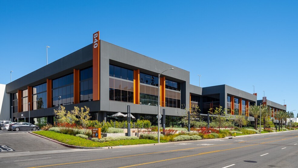 More Photos Of 840 Apollo St, El Segundo Coworking Space