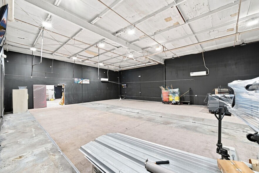 More Photos Of 5811 Lyons Ave, Houston Freestanding For Lease