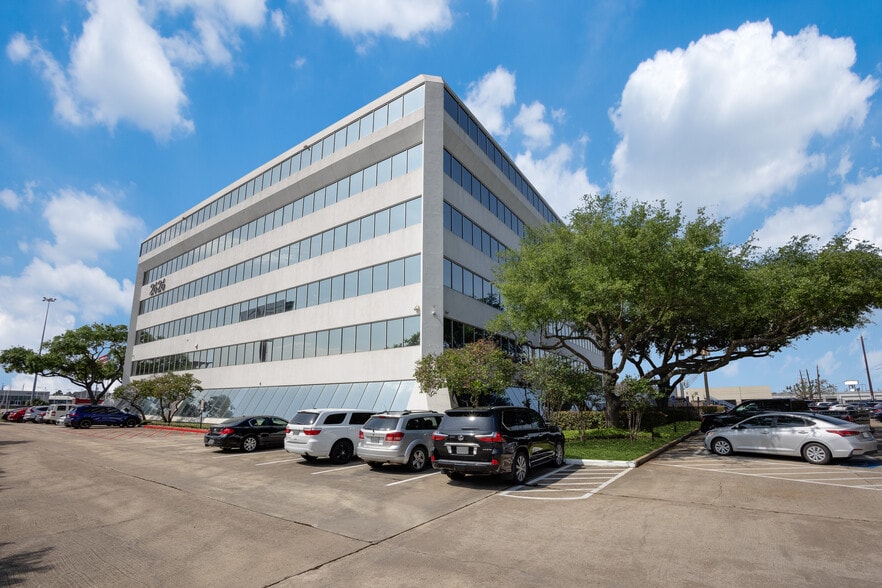 More Photos Of 2626 S Loop Fwy W, Houston Office For Lease