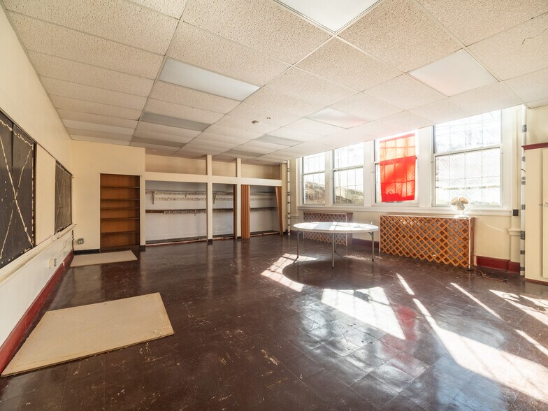 More Photos Of 18 Central Ave, Port Chester Schools For Lease