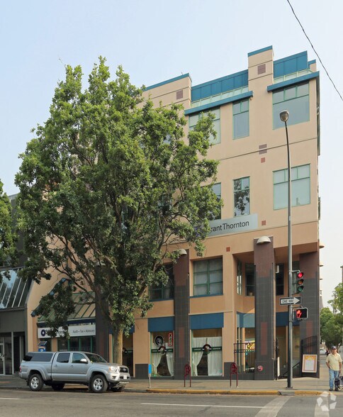 More Photos Of 888 Fort St, Victoria Office For Lease