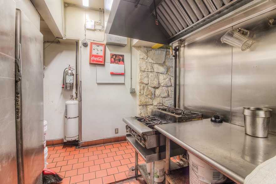 More Photos Of 822 N 1st St, Yakima Restaurant For Sale