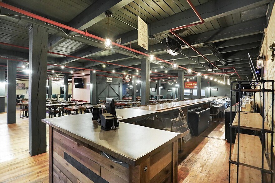 More Photos Of 35 S Main St, Batesville Warehouse For Sale