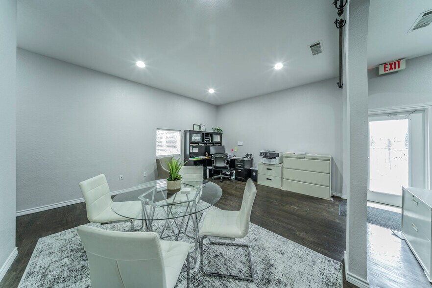 More Photos Of 1001 Glade Rd, Colleyville Medical For Lease