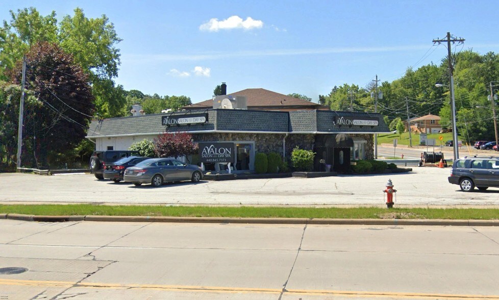 More Photos Of 7155 W Pleasant Valley Rd, Cleveland Freestanding For Lease