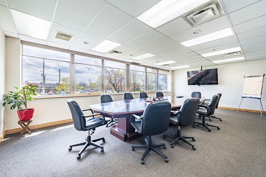 More Photos Of 220 Advance Blvd, Brampton Office For Sale