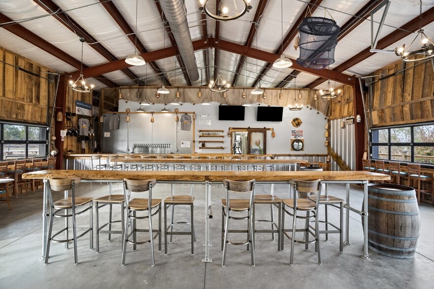 More Photos Of 4810 Long Beach Rd SE, Southport General Retail For Sale