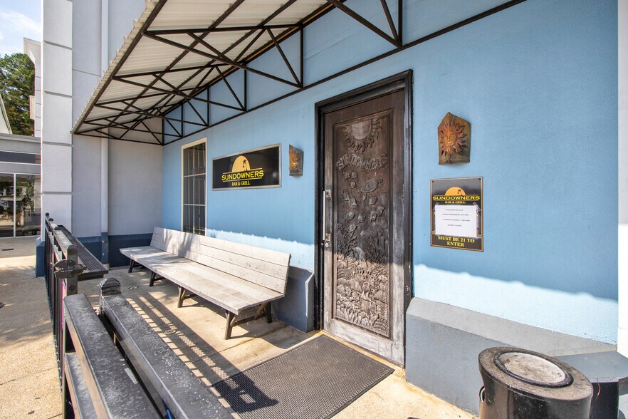 More Photos Of 410 Us Highway 79 S, Henderson Hotel For Sale