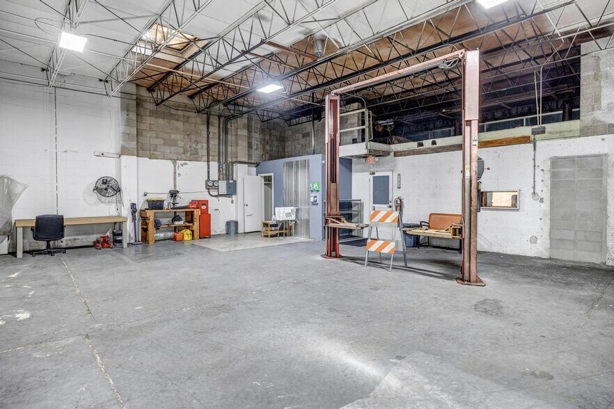 More Photos Of 931 N Liberty St, Jacksonville Warehouse For Sale