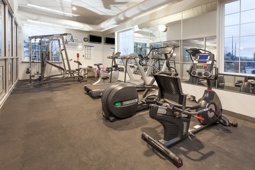 More Photos Of 7576 S Pere Marquette Hwy, Pentwater Hotel For Sale