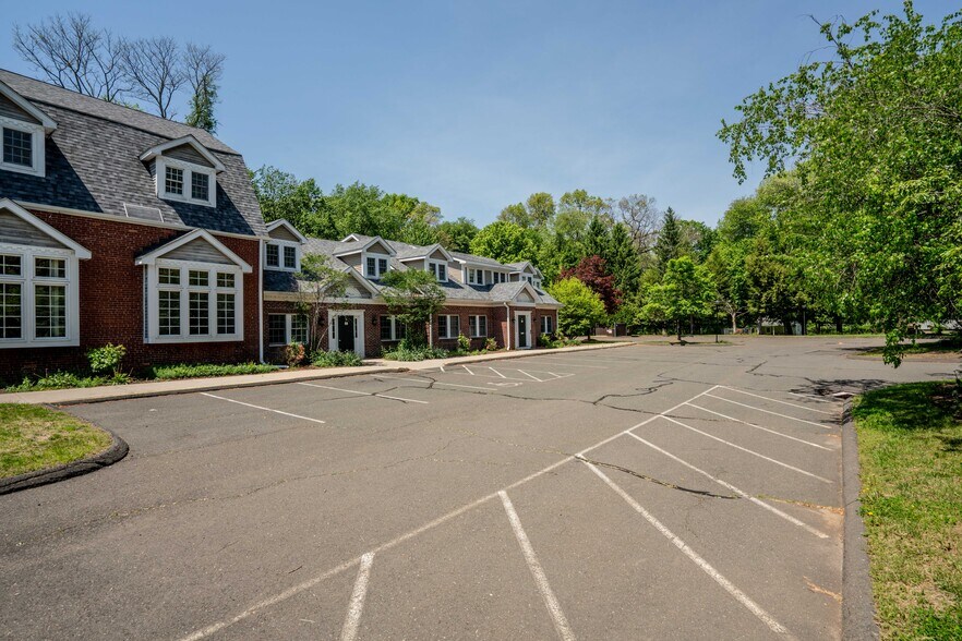More Photos Of 1170 Ellington Rd, South Windsor Loft Creative Space For Lease