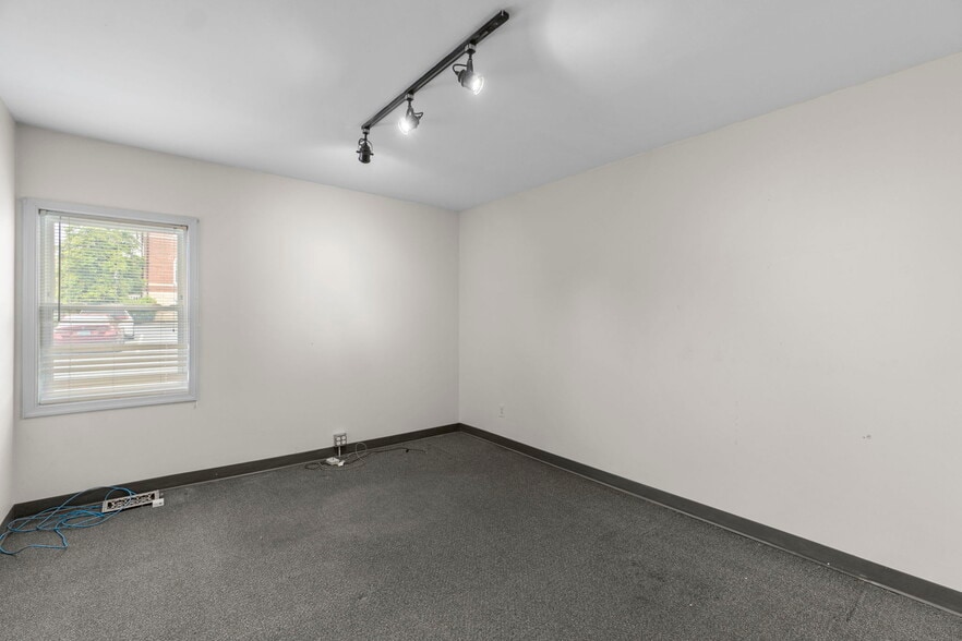 More Photos Of 300 Allegheny Ave, Towson Office For Sale