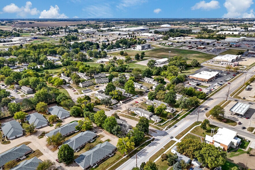 More Photos Of 2645 Newbury Cir, Burlington Apartments For Sale