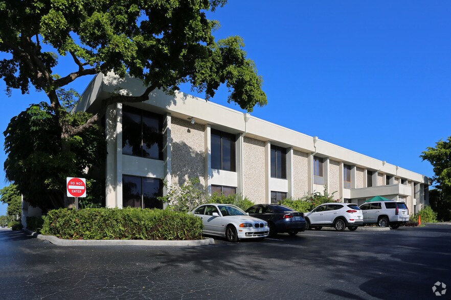 More Photos Of 1300 N Federal Hwy, Boca Raton Medical For Lease