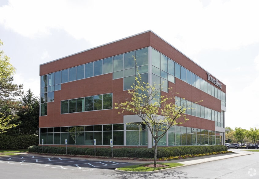 More Photos Of 984 First Colonial Rd, Virginia Beach Office For Lease