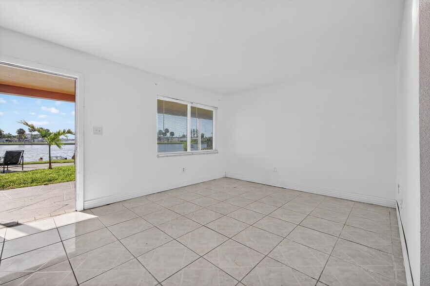 More Photos Of 275 116th Ave, Treasure Island Apartments For Sale