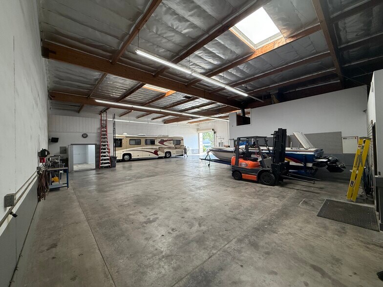 More Photos Of 5313 2nd St, Irwindale Warehouse For Lease
