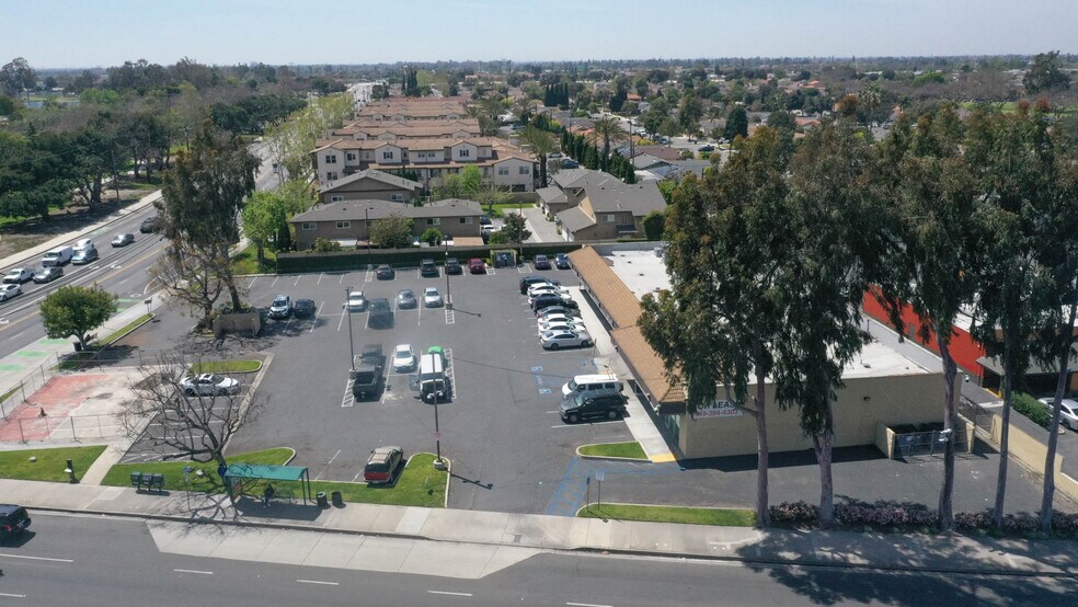 More Photos Of 2727 w Edinger av, Santa Ana Storefront For Sale