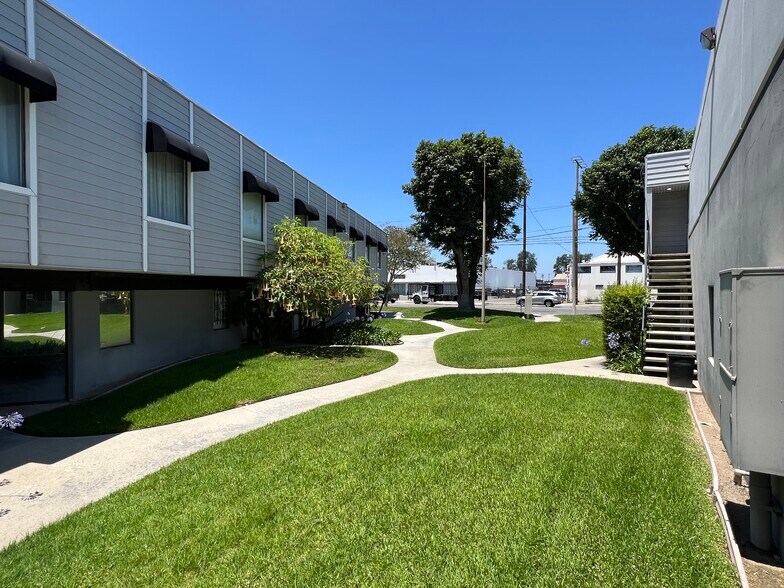 More Photos Of 1126-1140 E Chestnut Ave, Santa Ana Unknown For Lease