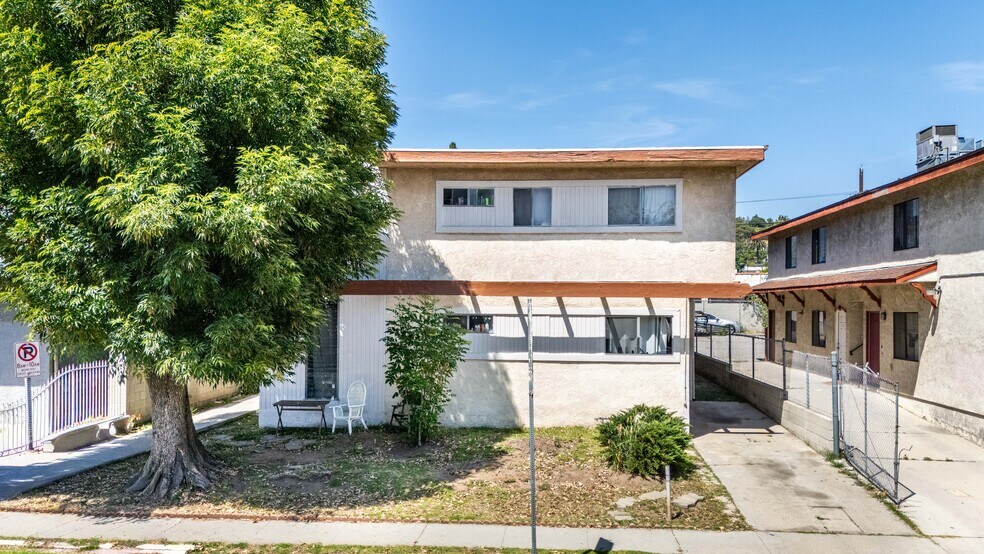 More Photos Of 5213 Meridian St, Los Angeles Apartments For Sale