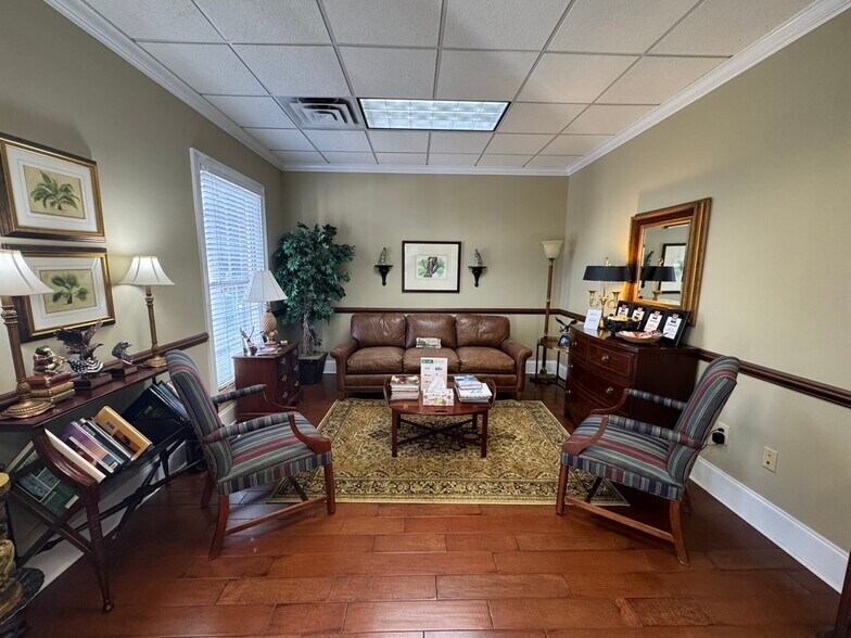 More Photos Of 190 Hawthorne Park, Athens Office For Sale