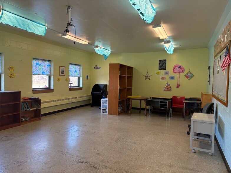 More Photos Of 1011 Gorge Blvd, Akron Office For Sale