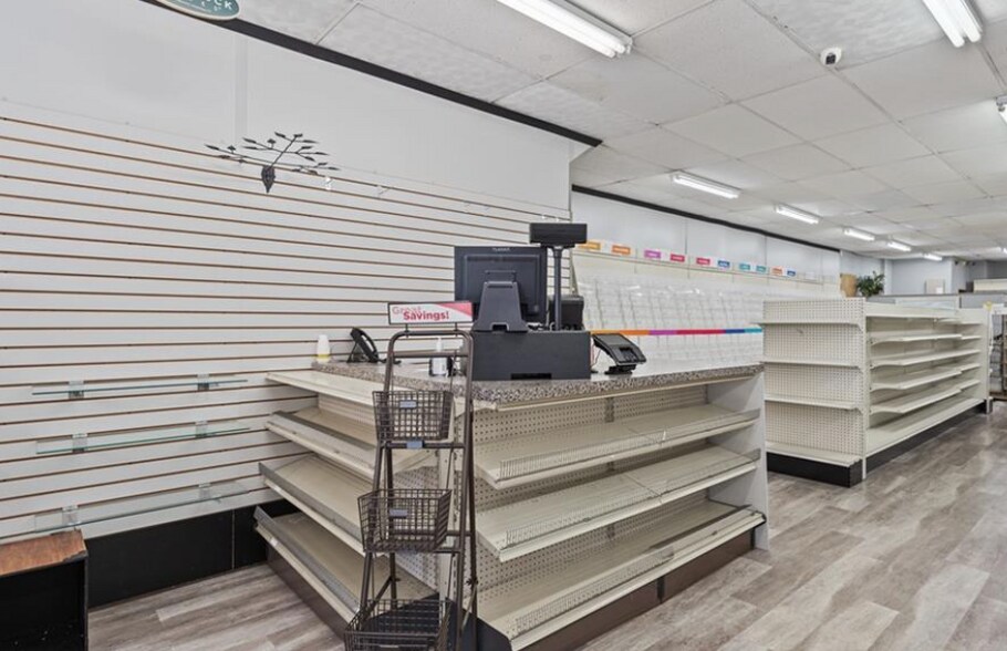 More Photos Of 320-322 3rd St, California Storefront Retail Residential For Sale