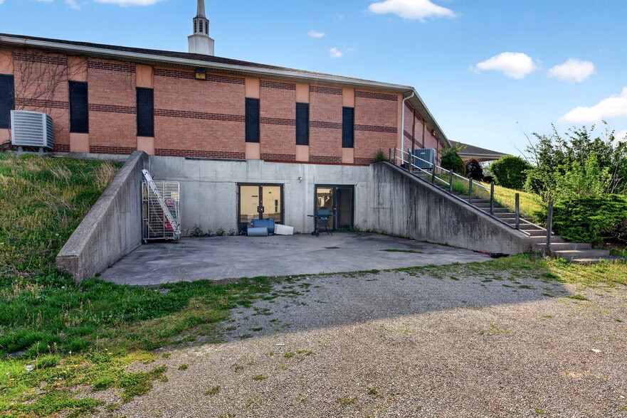 More Photos Of 5990 Michael Rd, Middletown Religious Facility For Sale