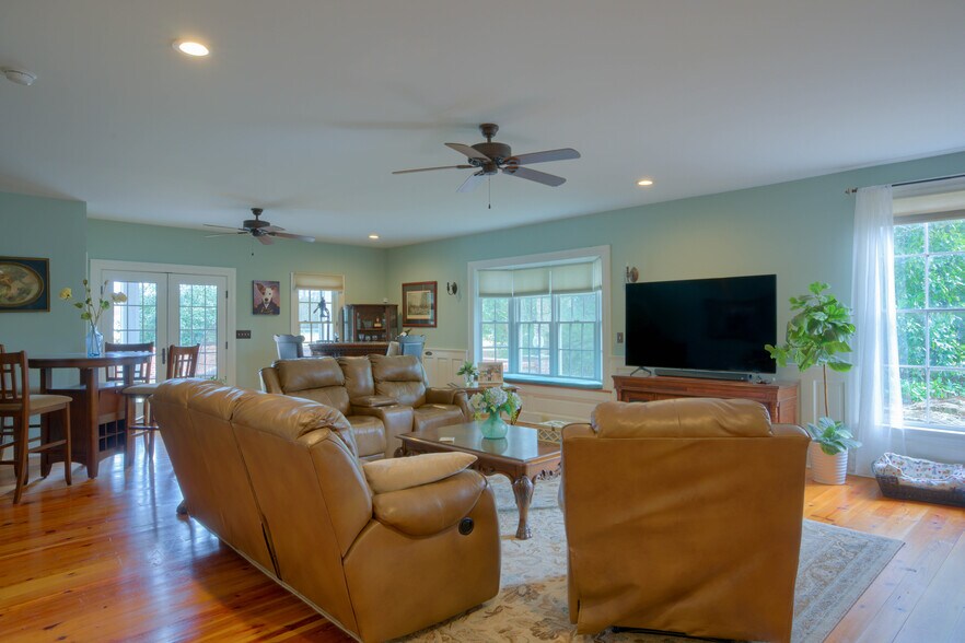 More Photos Of 6266 Richlands Hwy, Richlands Specialty For Sale