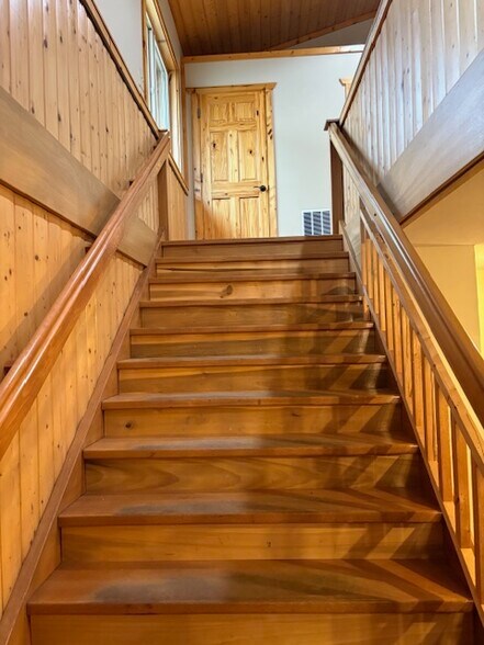 More Photos Of 338 NW 85th St, Seattle Office For Sale