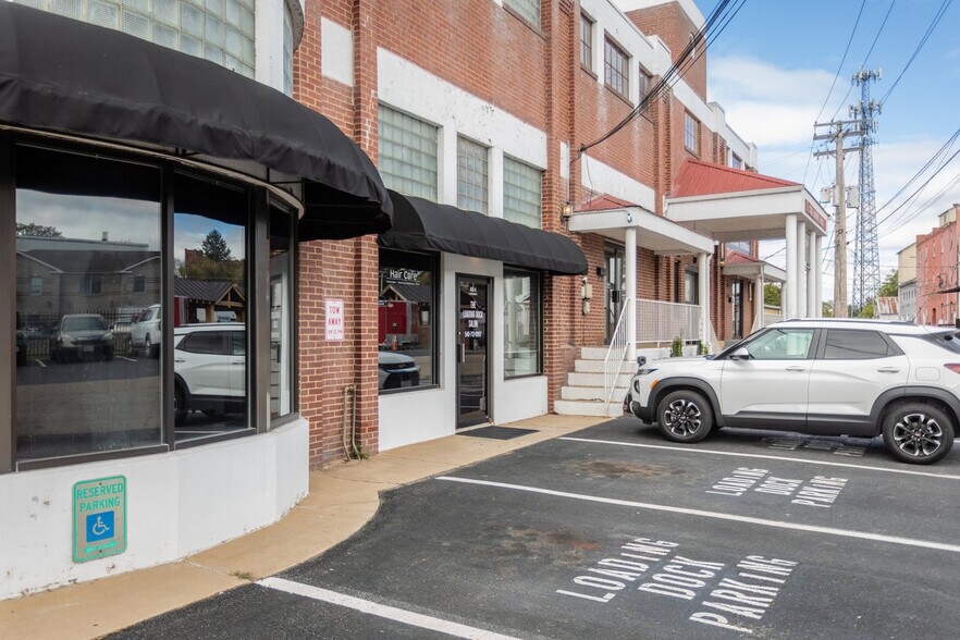 More Photos Of 406 W Spotswood Trl, Elkton Storefront For Sale