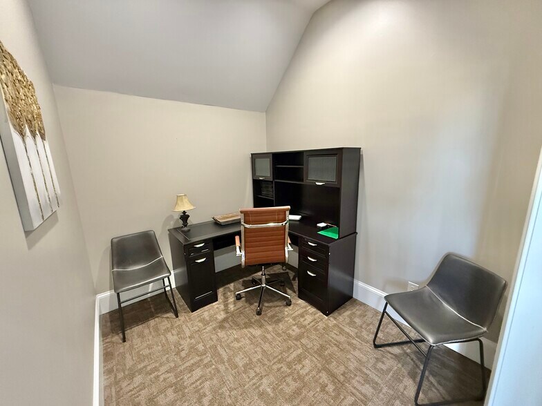 More Photos Of 204 Griffin Park Dr, Birmingham Office For Sale