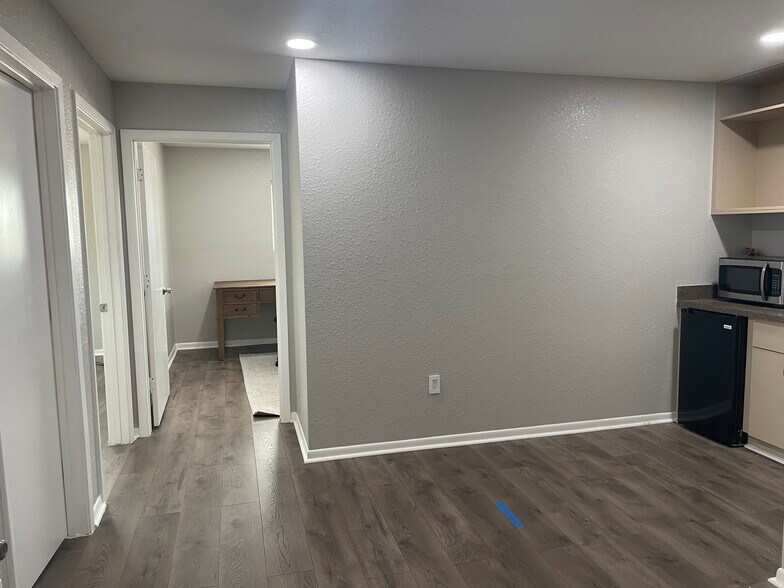 More Photos Of 2600 NASA Rd 1, Seabrook Medical For Lease
