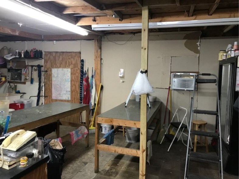 More Photos Of 1117-1119 Bustamante St, Laredo General Retail For Sale