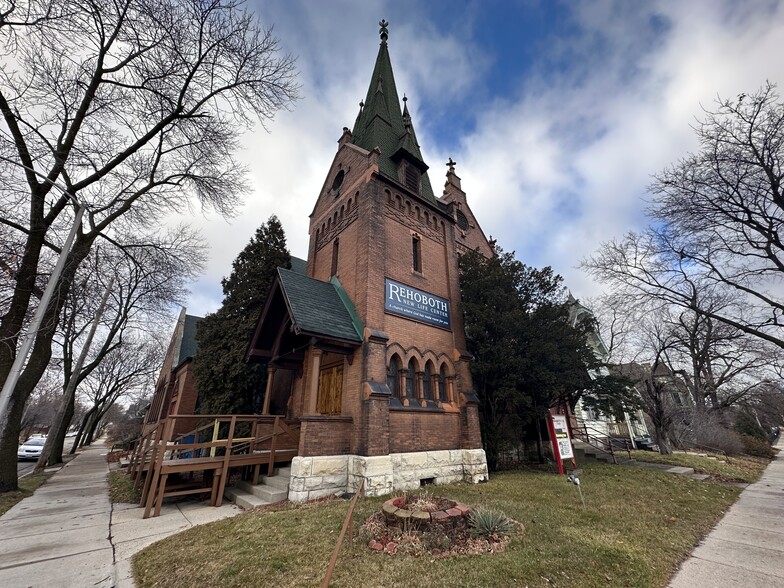 Primary Photo Of 1102 N 21st St, Milwaukee Religious Facility For Sale