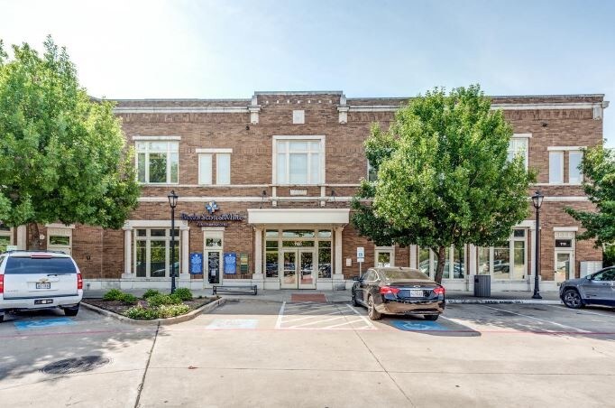 Primary Photo Of 1100 Parker Sq, Flower Mound Office For Lease
