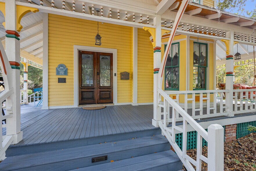 More Photos Of 221 SE 7th St, Gainesville Hospitality For Sale