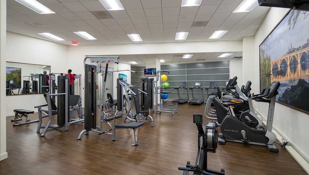 Primary Photo Of 1600 Tysons Blvd, McLean Office For Lease