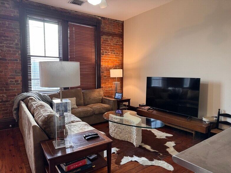 More Photos Of 2737-2739 Cleveland St, Elloree Storefront Retail Office For Sale