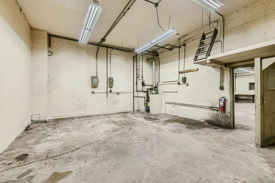 More Photos Of 2950-2958 Leavitt st, Chicago Warehouse For Sale