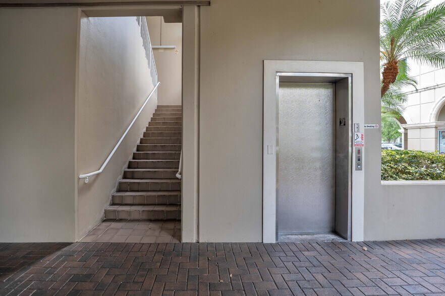 More Photos Of 400 N Hiatus Rd, Pembroke Pines Unknown For Lease