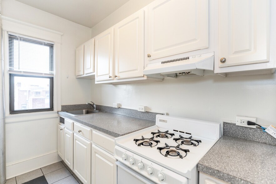 More Photos Of 1604 Q St NW, Washington Apartments For Sale