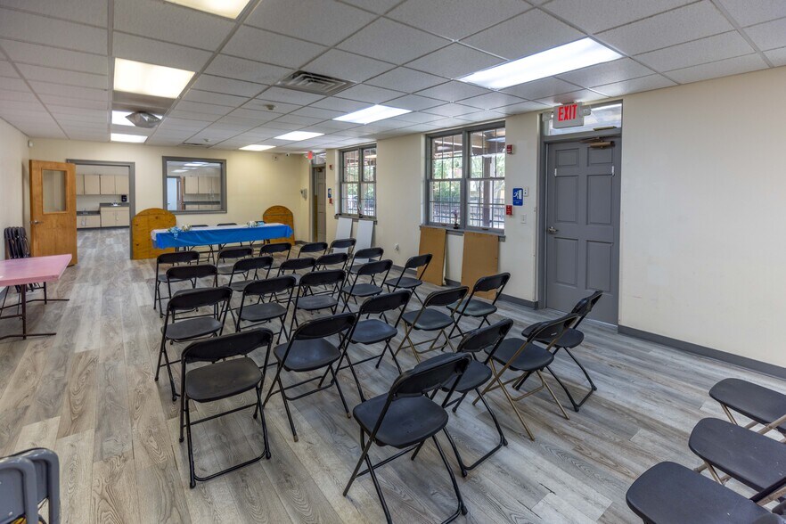 More Photos Of 1100 Stockton St, Jacksonville Religious Facility For Lease