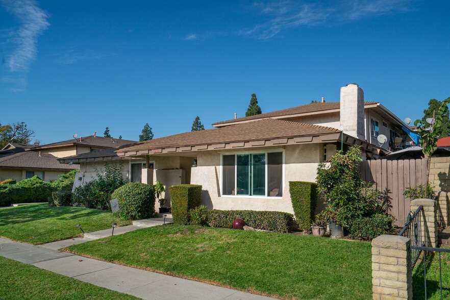 More Photos Of 1215 S Athena Way, Anaheim Apartments For Sale