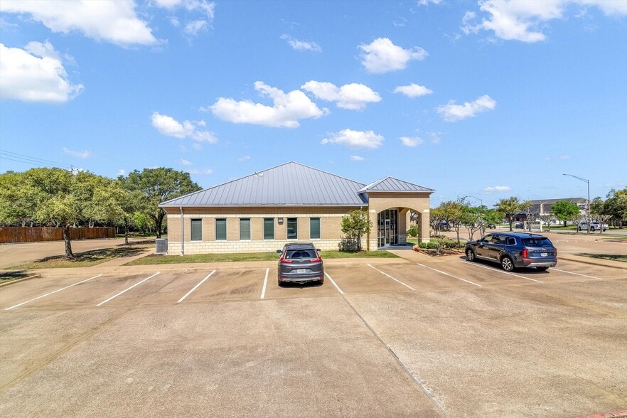 More Photos Of 3308 Longmire Dr, College Station Office For Lease