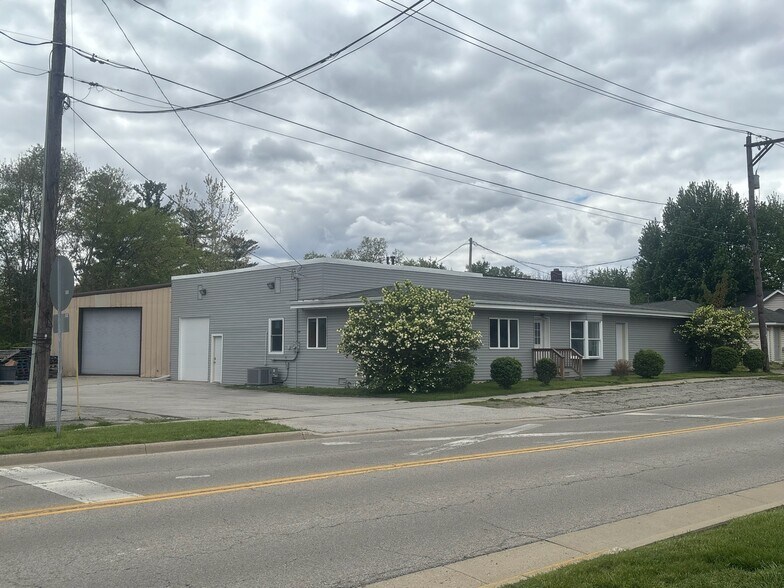 More Photos Of 905 Farnsworth Rd, Waterville Flex For Sale