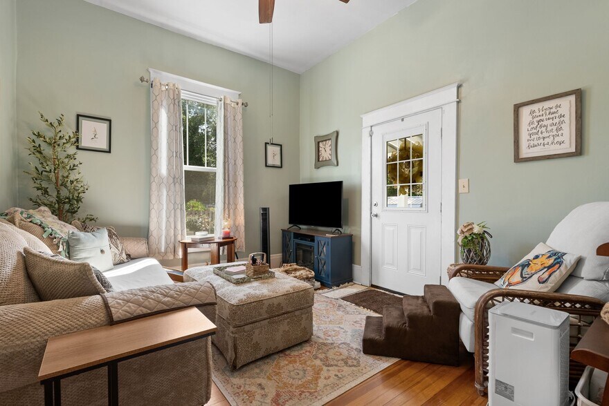 More Photos Of 207 W 2nd Ave, Easley Hospitality For Sale