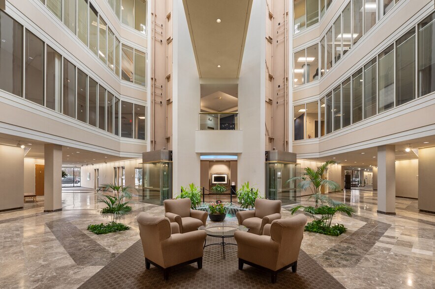 More Photos Of 24950-25000 Country Club Blvd, North Olmsted Unknown For Lease