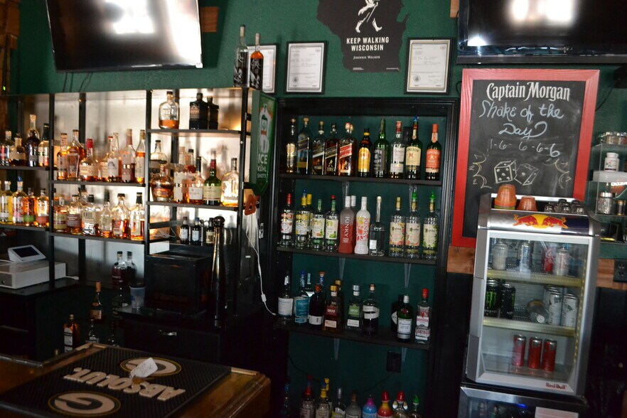 More Photos Of 1110 W Campus Ave, Wausau General Retail For Sale
